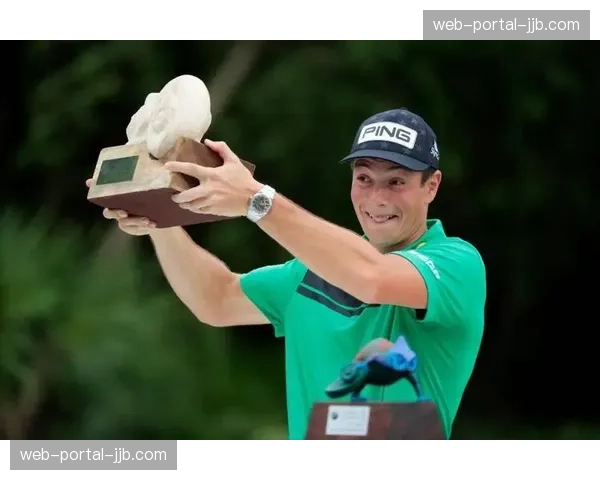 维克多·霍夫兰与长期教练分手,合作告一段落 维克多·霍夫兰与长期教练分手,合作告一段落